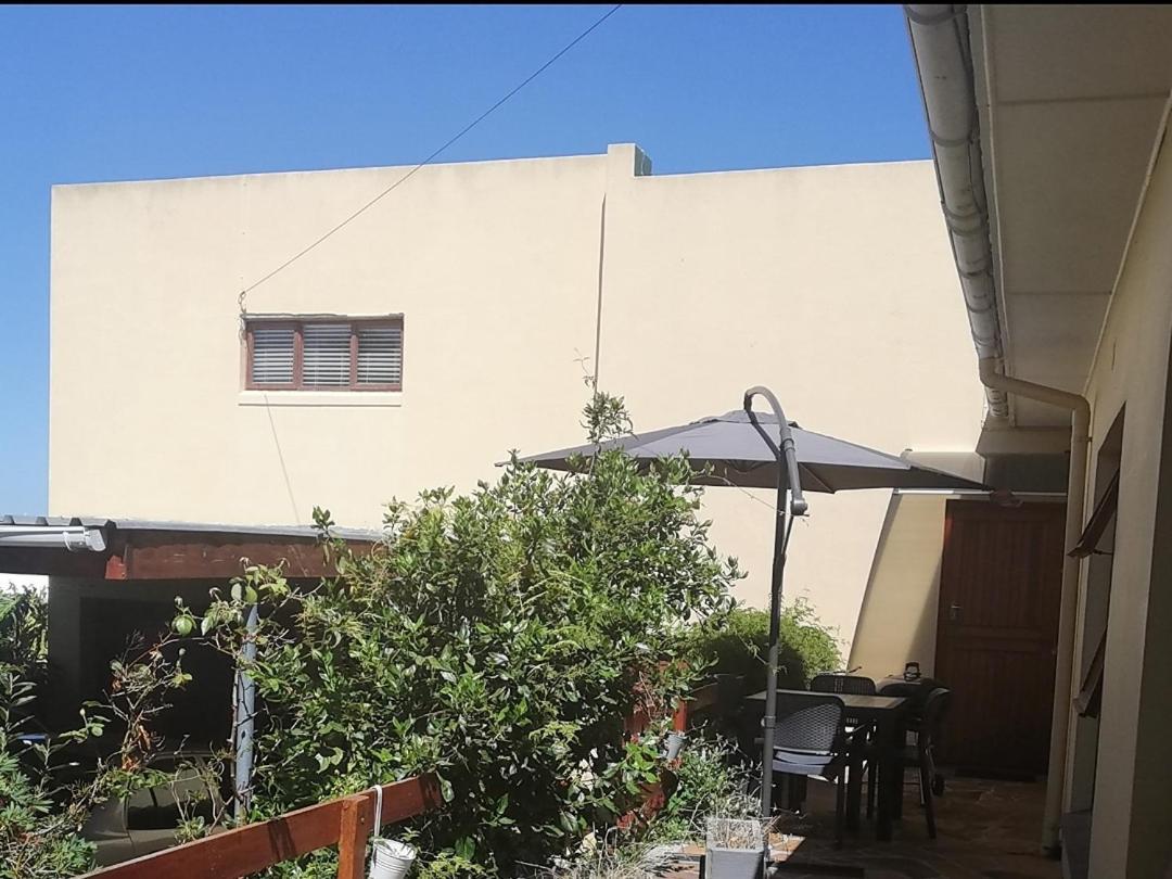 Rooftops Bredasdorp Exterior photo